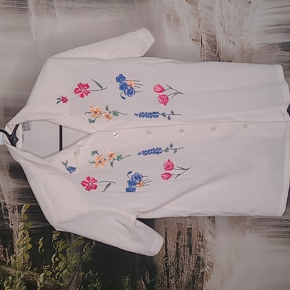 Womens Small button up retro style blouse colorful bright floral embroidered